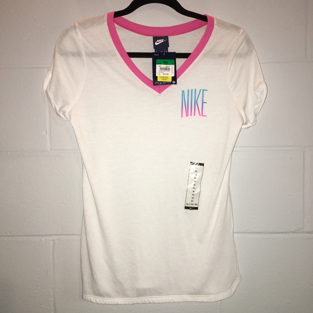 NIKE // girls white T-shirt with pink and blue